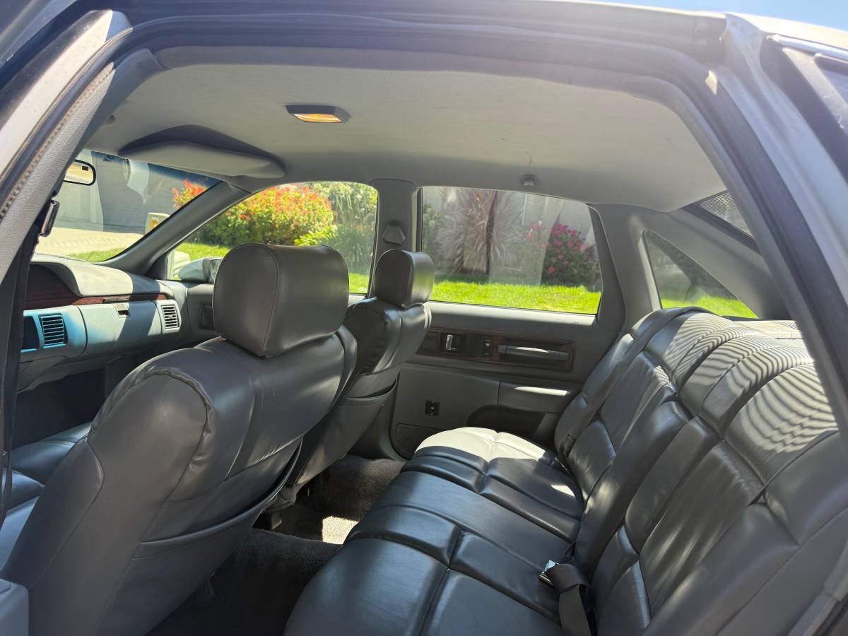 Chevrolet-caprice-classic-1991-silver-9