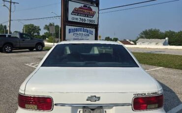 Chevrolet-caprice-classic-1995-white-12