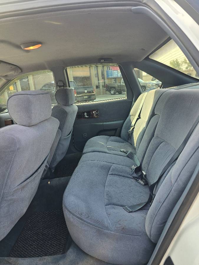 Chevrolet-caprice-classic-1995-white-19