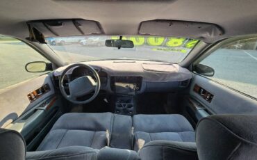 Chevrolet-caprice-classic-1995-white-21