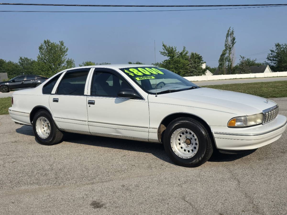 Chevrolet-caprice-classic-1995-white-3
