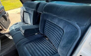 Chevrolet-caprice-classic-brougham-f41-1987-white-11