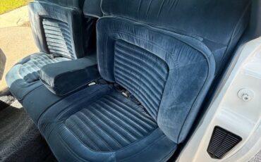 Chevrolet-caprice-classic-brougham-f41-1987-white-12