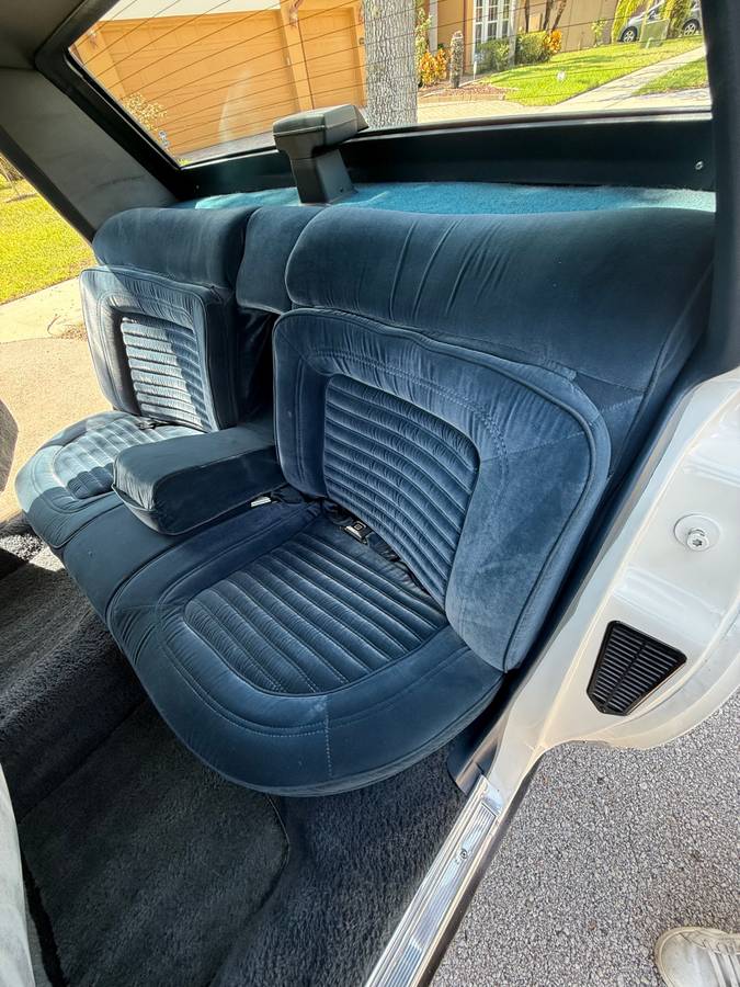 Chevrolet-caprice-classic-brougham-f41-1987-white-12