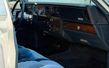 Chevrolet-caprice-classic-brougham-f41-1987-white-13