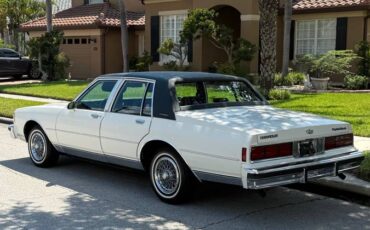 Chevrolet-caprice-classic-brougham-f41-1987-white-18