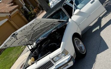 Chevrolet-caprice-classic-brougham-f41-1987-white-2