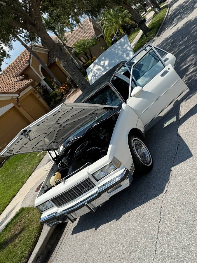 Chevrolet-caprice-classic-brougham-f41-1987-white-2