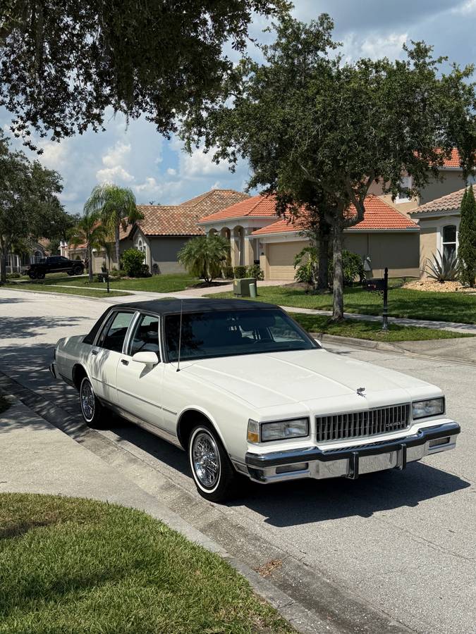 Chevrolet-caprice-classic-brougham-f41-1987-white-22