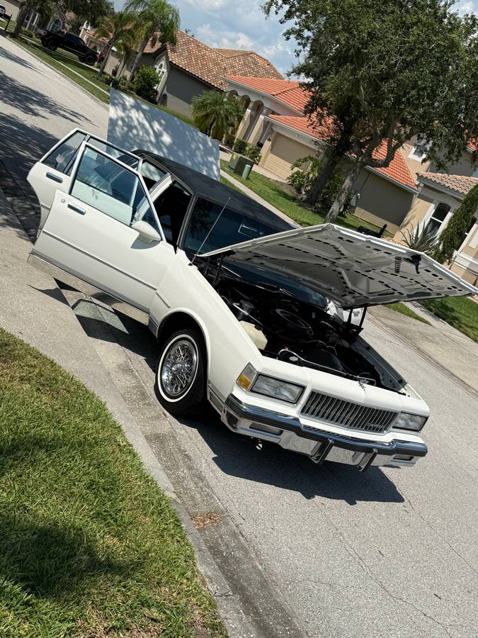 Chevrolet-caprice-classic-brougham-f41-1987-white