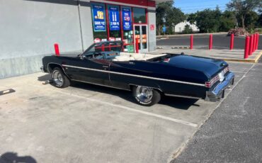 Chevrolet-caprice-classic-convertible-1975-blue