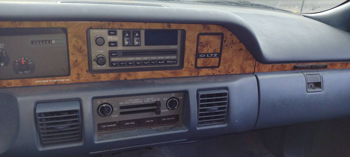 Chevrolet-caprice-ltz-1993-blue-7