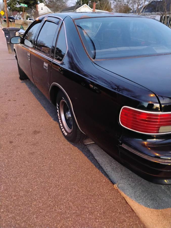 Chevrolet-caprice-ss-1995-black-1