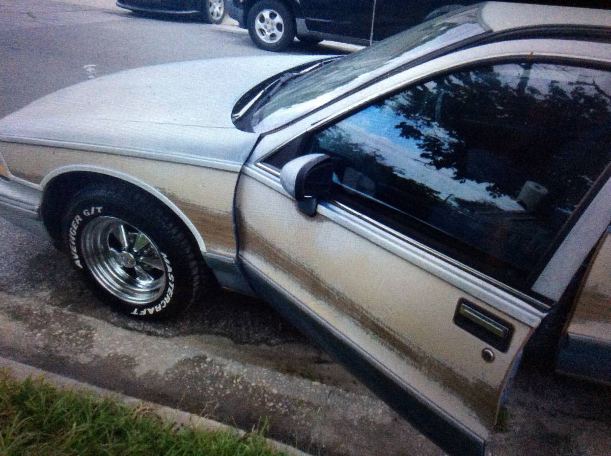 Chevrolet-caprice-wagon-1993-12