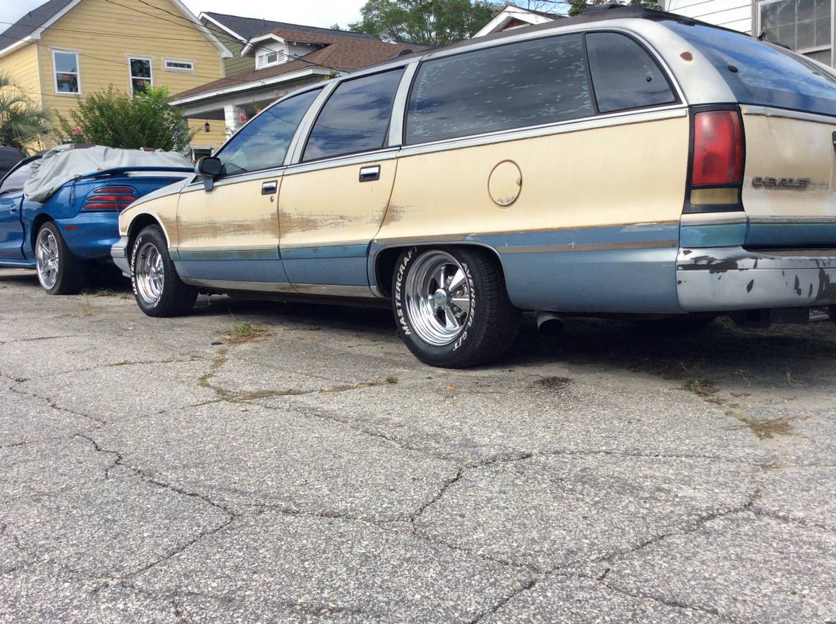 Chevrolet-caprice-wagon-1993-2