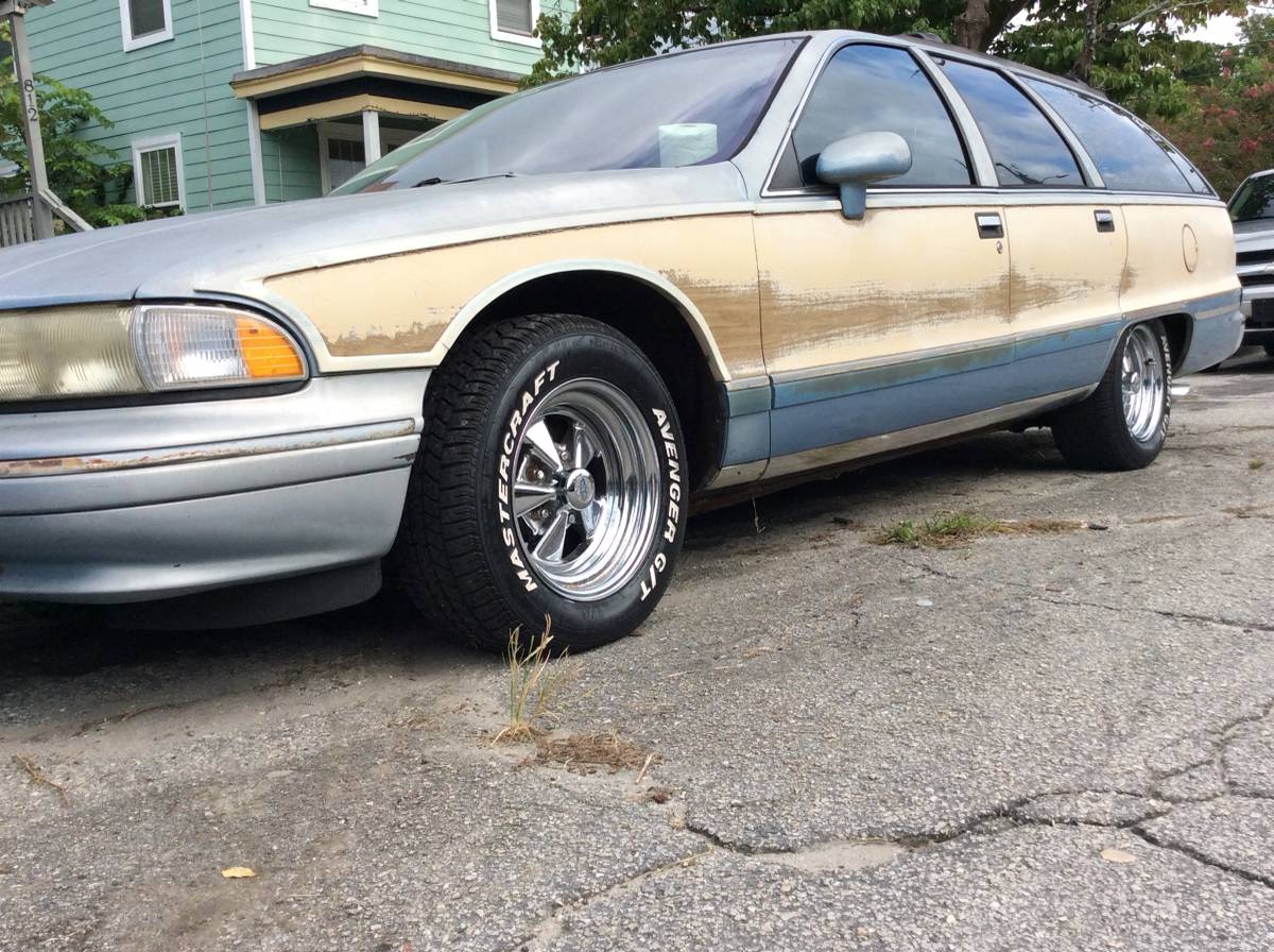 Chevrolet-caprice-wagon-1993