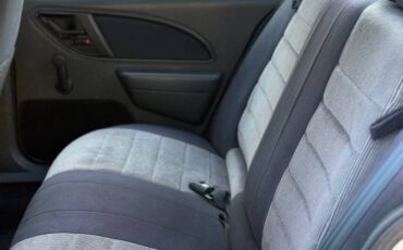 Chevrolet-cavalier-1992-white-5