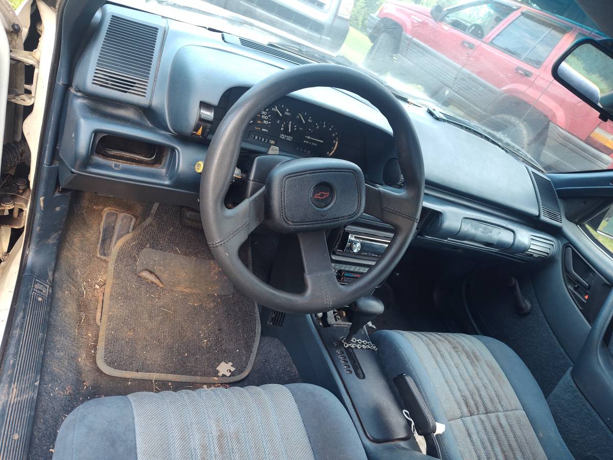 Chevrolet-cavalier-z24-1991-white-6