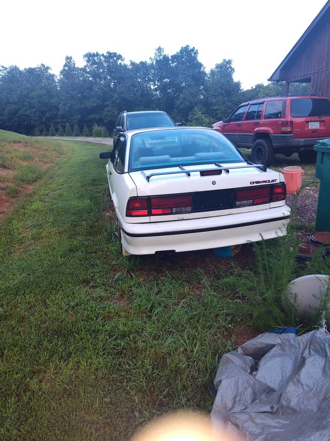Chevrolet-cavalier-z24-1991-white-9
