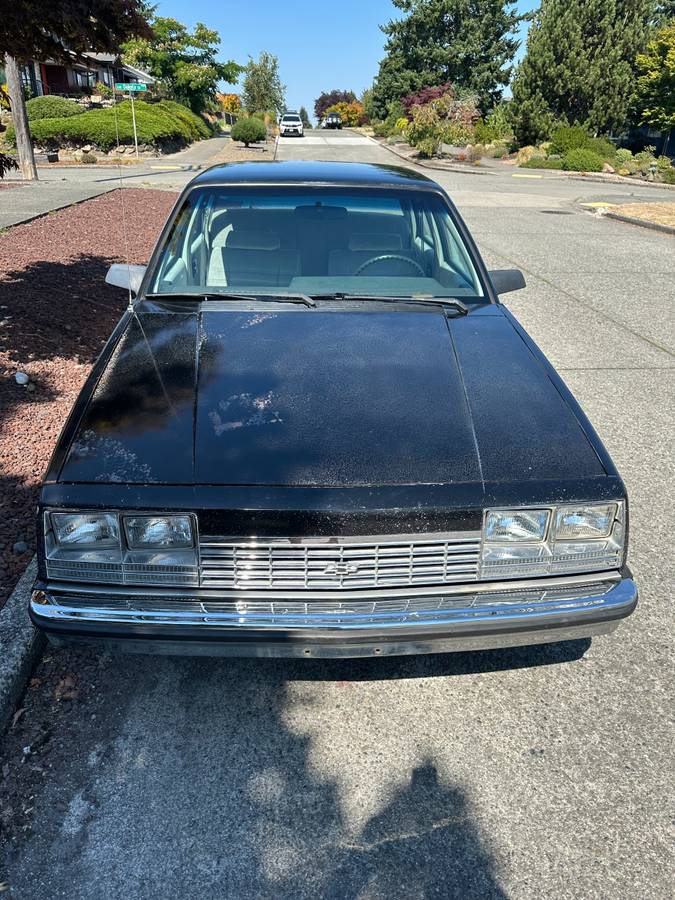 Chevrolet-celebrity-1983-black-3
