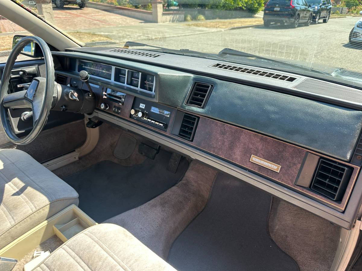 Chevrolet-celebrity-1983-black-7