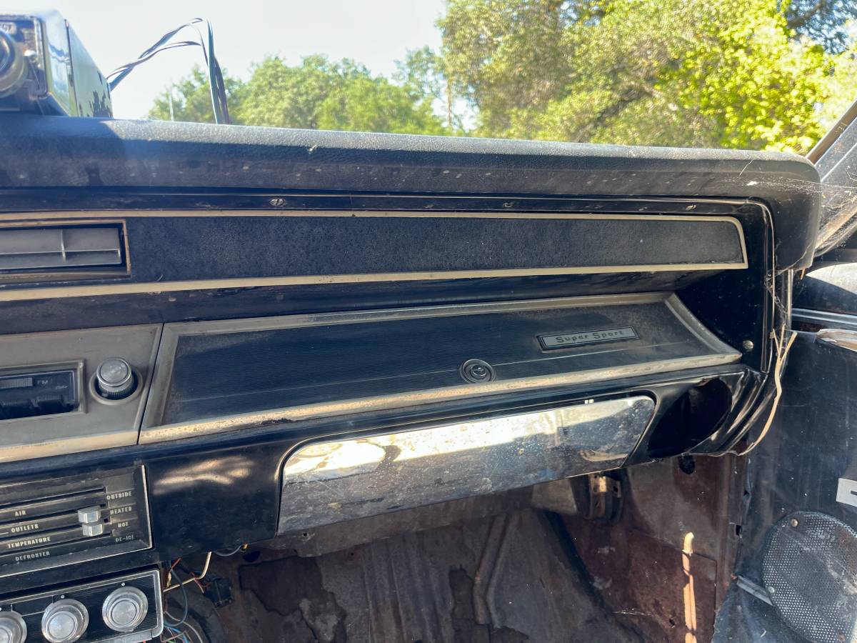 Chevrolet-chevelle-1966-grey-9