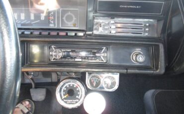 Chevrolet-chevelle-1972-custom-18