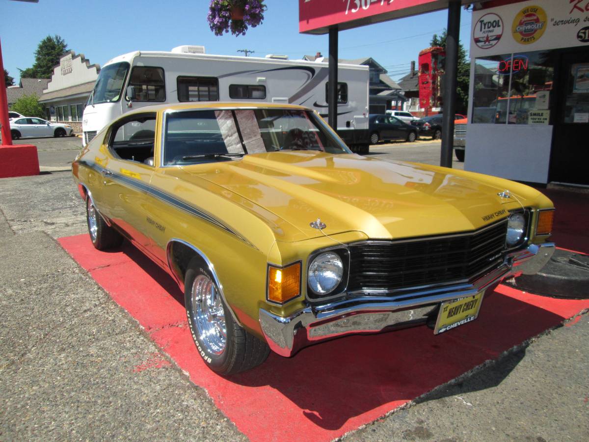 Chevrolet-chevelle-1972-custom-9