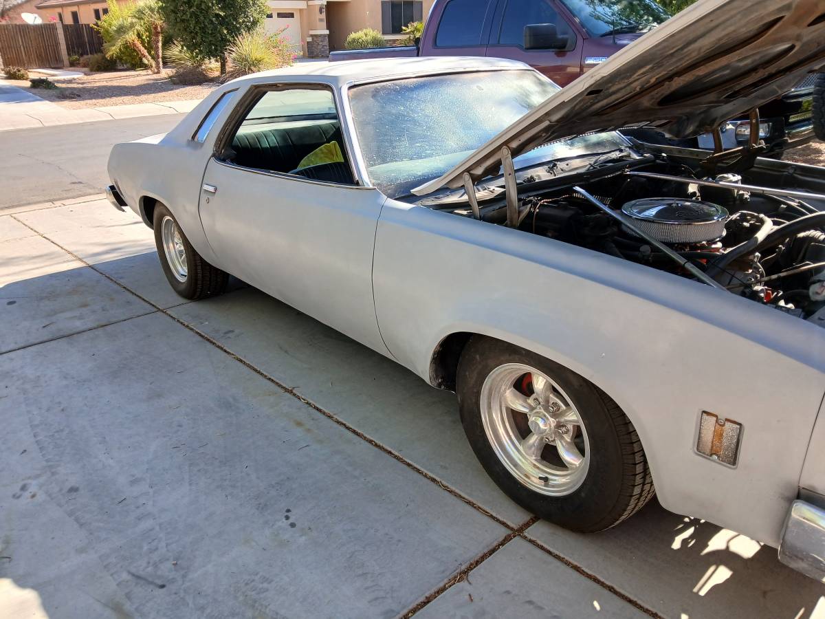Chevrolet-chevelle-1974-grey-2