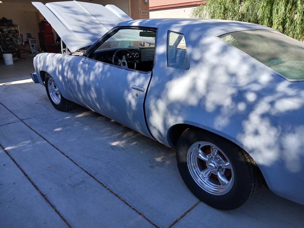 Chevrolet-chevelle-1974-grey-3