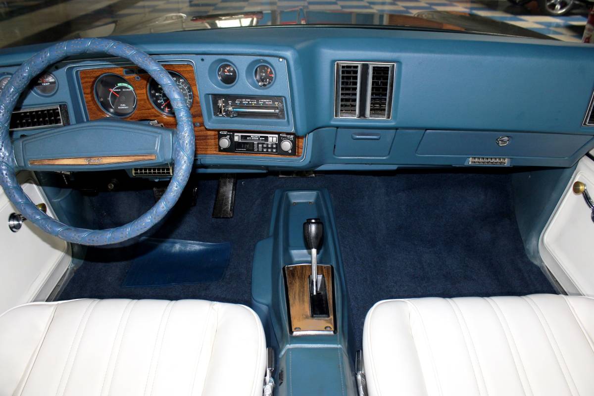 Chevrolet-chevelle-1976-19