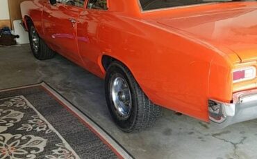 Chevrolet-chevelle-300-1966-orange-11