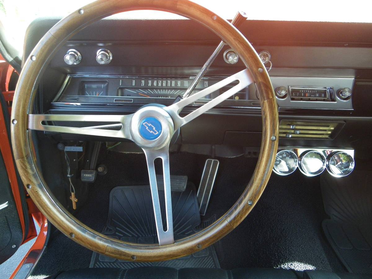 Chevrolet-chevelle-300-1966-orange-13