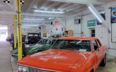 Chevrolet-chevelle-300-1966-orange-2