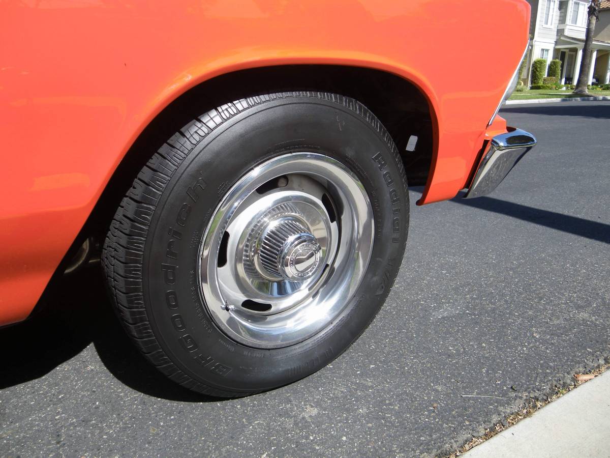 Chevrolet-chevelle-300-1966-orange-20