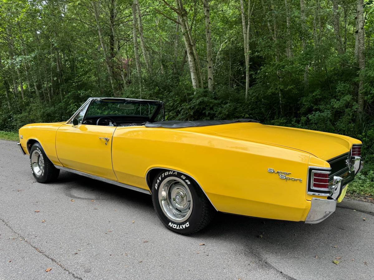 Chevrolet-chevelle-convertible-1967-yellow-1
