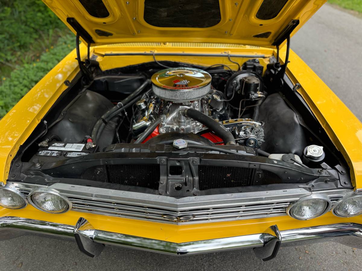 Chevrolet-chevelle-convertible-1967-yellow-12