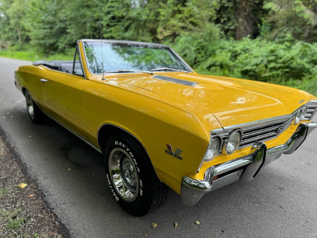 Chevrolet-chevelle-convertible-1967-yellow-2
