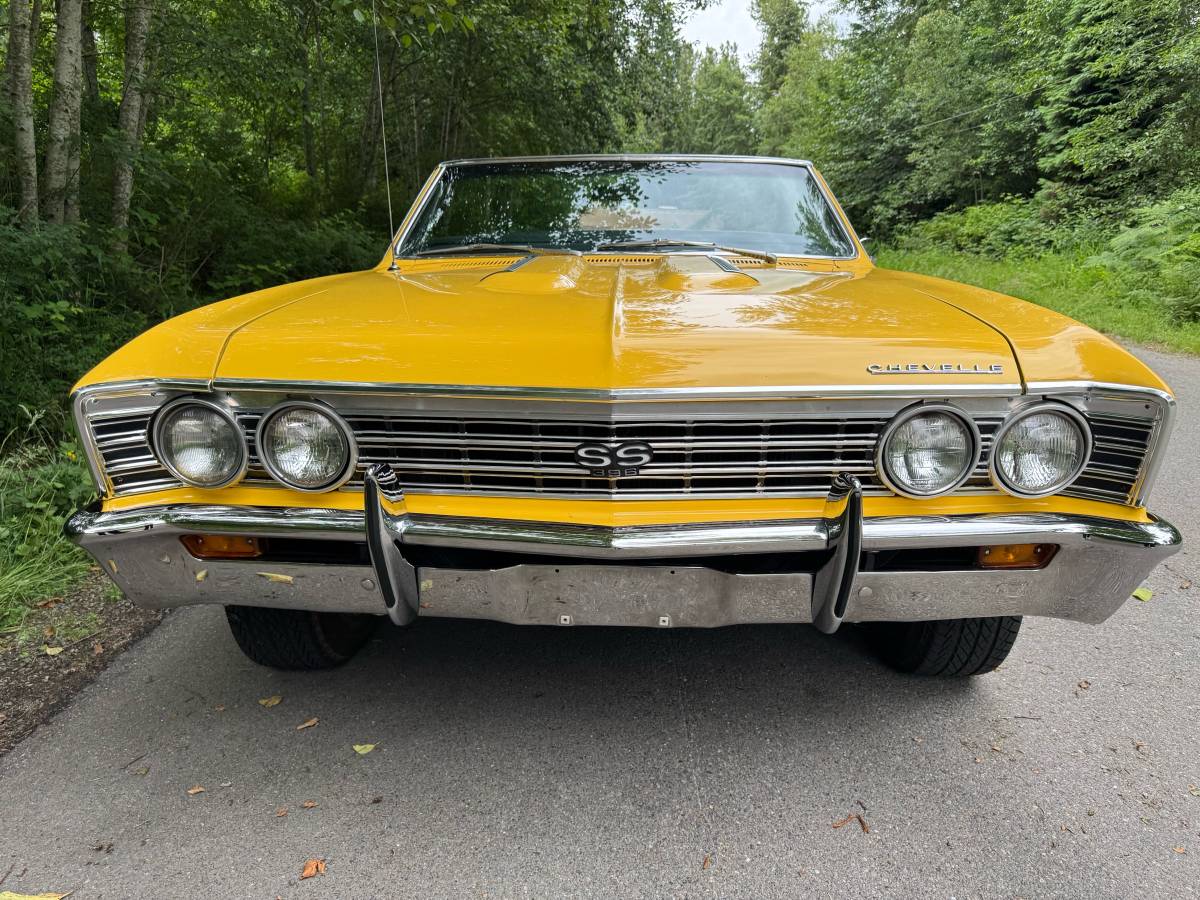 Chevrolet-chevelle-convertible-1967-yellow-5