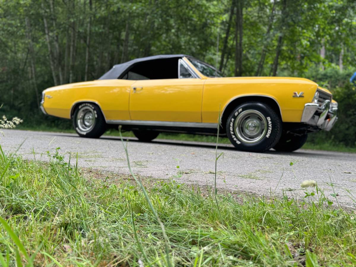 Chevrolet-chevelle-convertible-1967-yellow-7