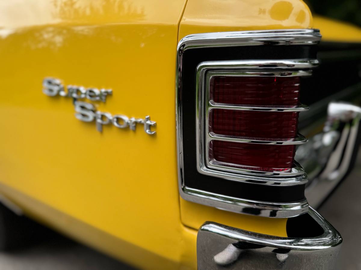 Chevrolet-chevelle-convertible-1967-yellow-8