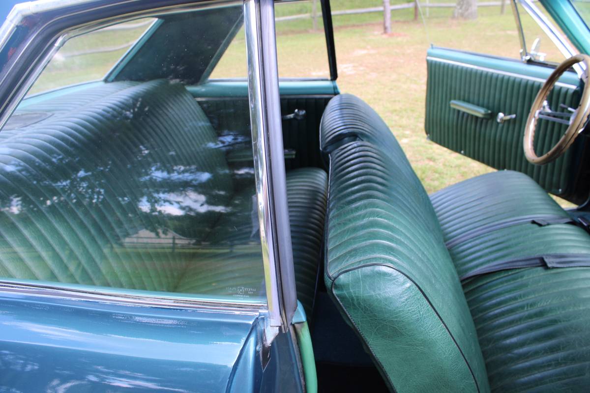 Chevrolet-chevelle-malibu-1965-green-17