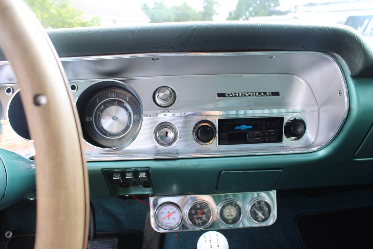 Chevrolet-chevelle-malibu-1965-green-21