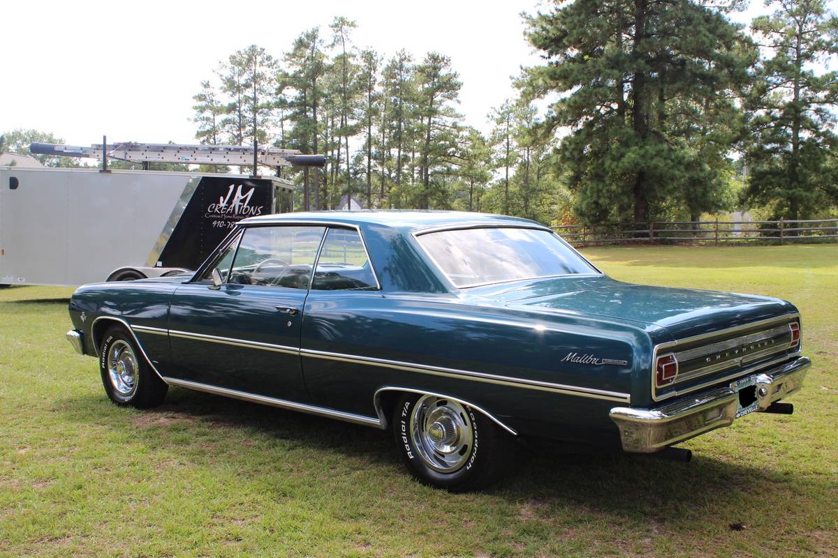 Chevrolet-chevelle-malibu-1965-green-3