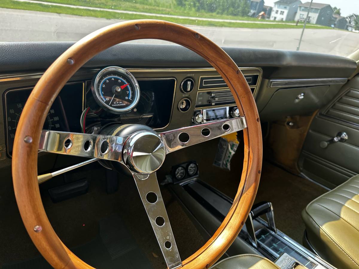 Chevrolet-chevelle-malibu-1968-yellow-10