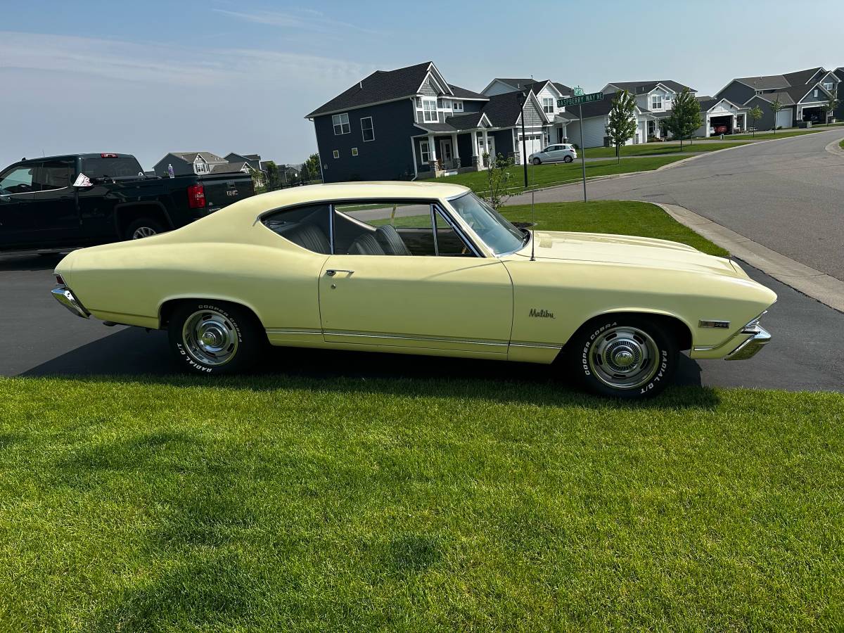 Chevrolet-chevelle-malibu-1968-yellow-5