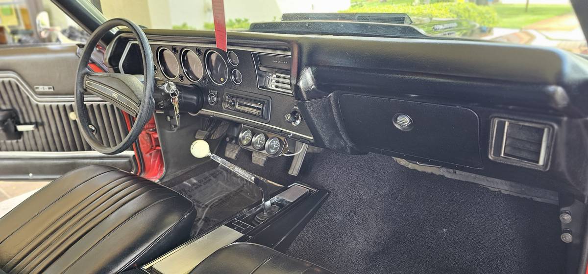 Chevrolet-chevelle-ss-1971-red-12