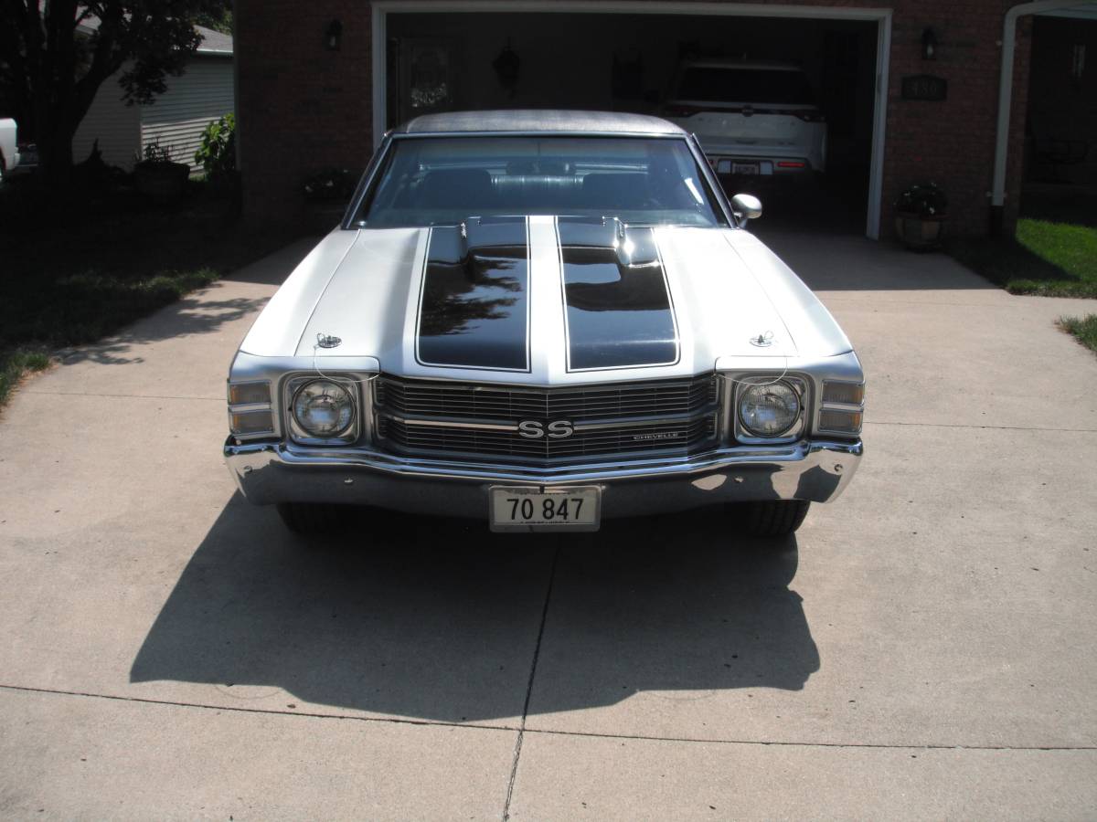 Chevrolet-chevelle-ss-1971-silver-7