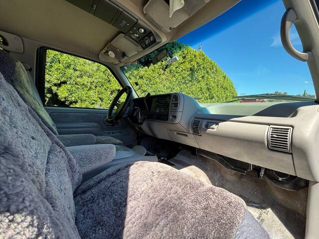 Chevrolet-chevy-suburban-3500-hd-diesel-1995-green-21