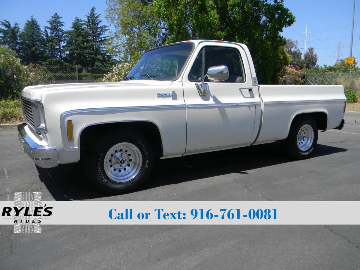 Chevrolet-cheyenne-1975-10